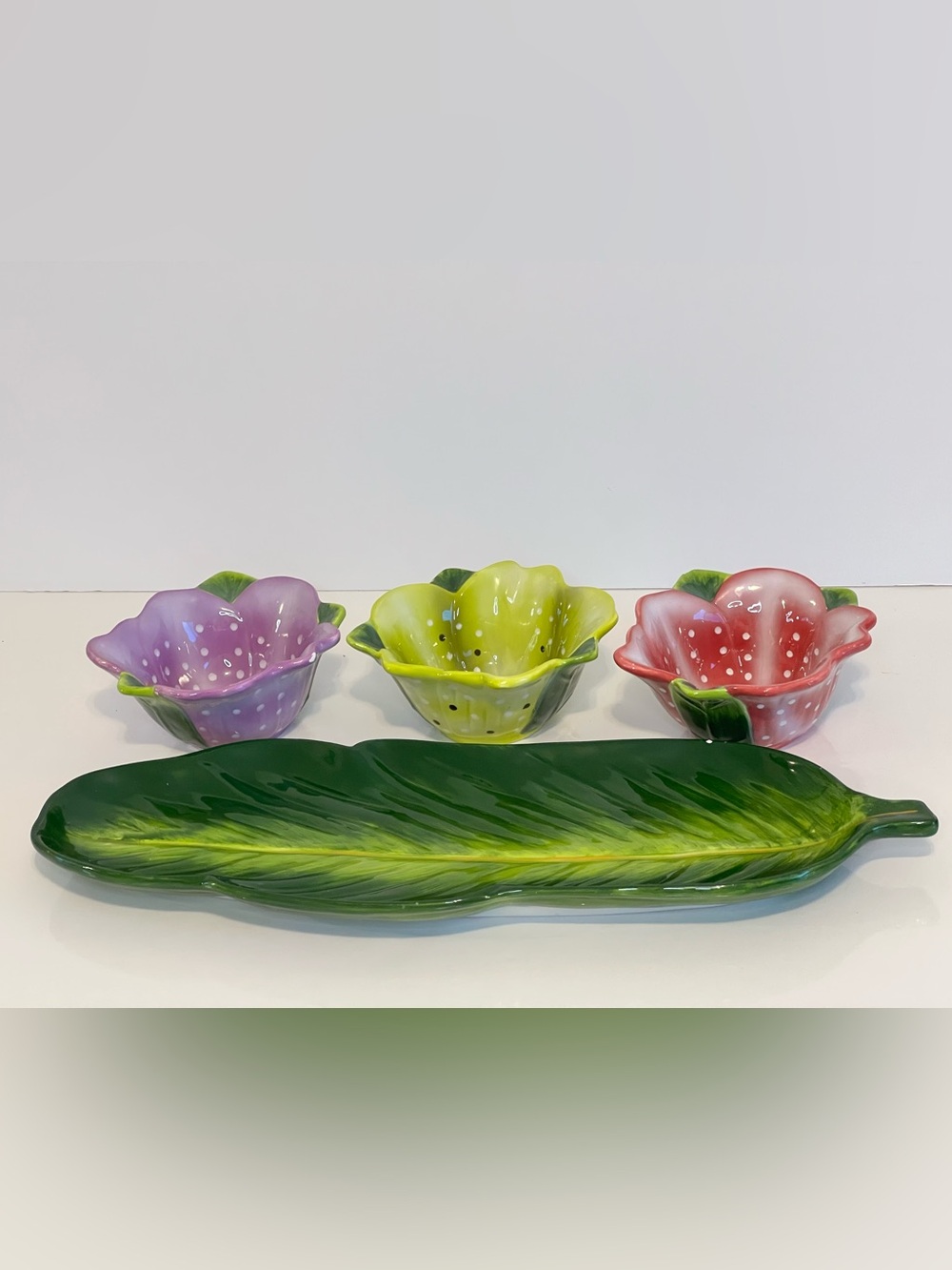 Boston Warehouse Condiment Serving Set Dip Tray w/ Flower Bowls - Ceramic - READ